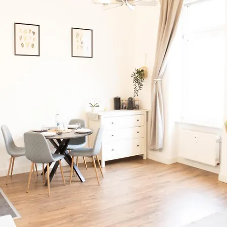 Mitte, Zentral Am Park, Congresscenter 5 Min, Bahnhof 10min Apartment *